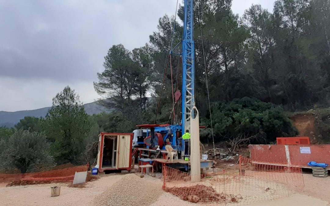 Xaló sondeja un pou nou per abastir d’aigua potable a la població